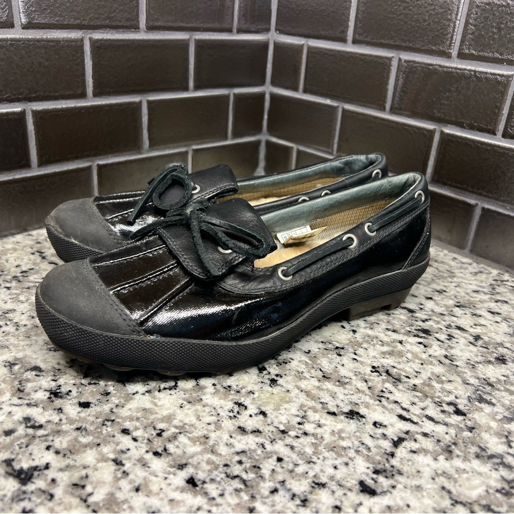 UGG Ashdale black duck shoes, sz 7